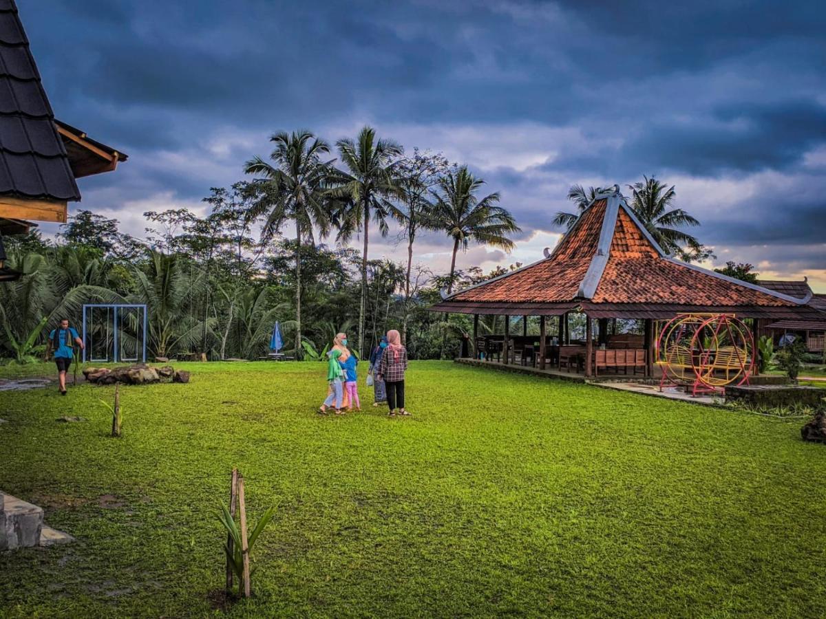 Cottage Saung Suluh Baturraden Exteriér fotografie